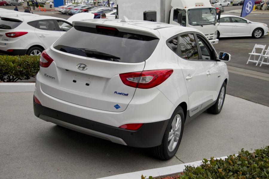  Hyundai Tucson Fuel Cell 2014 года  (фото 16 из 32)